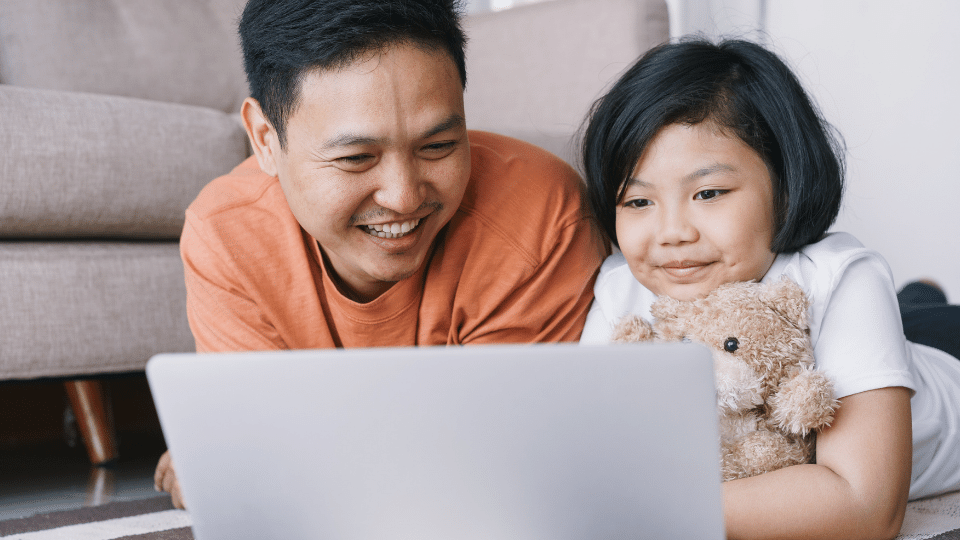 Read more about the article Help your kids learn English during school break – Little Bridge