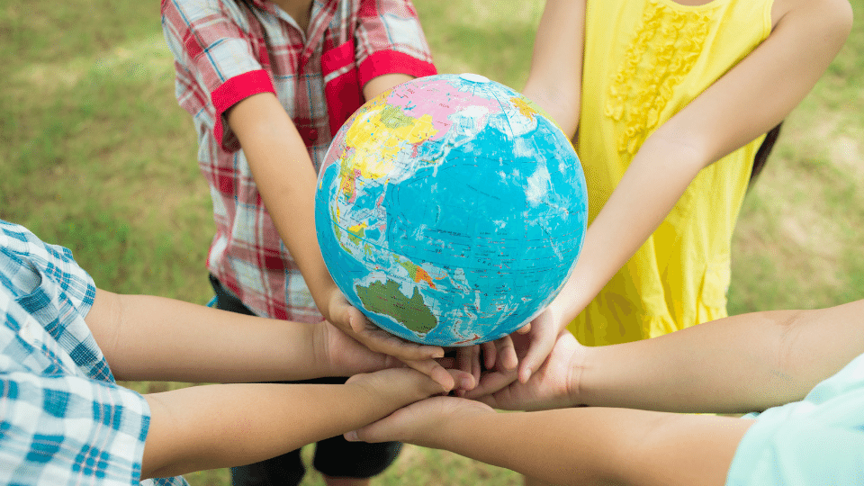 Read more about the article The top 5 reasons your child needs learn English – Little Bridge